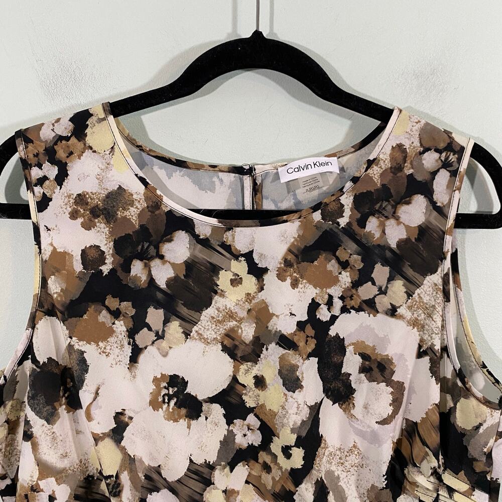 Calvin Klein Women Floral Pleated Side Sleeveless Blouse Size PL - Picture 2 of 8